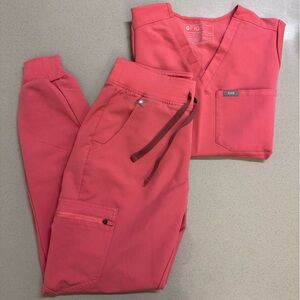 FIGS Desert Rose Scrub Set